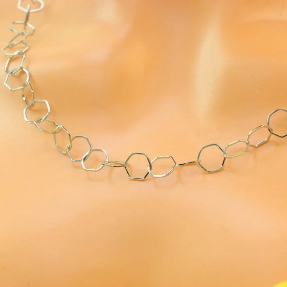 Minimalist Necklace, Sleek & Modern Design, Women’s Fashion, YC110392-N - Picture 5 of 10